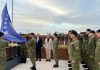 Ushtarët e FSK-së ngrisin flamurin e Kosovës në Ambasadën në Londër